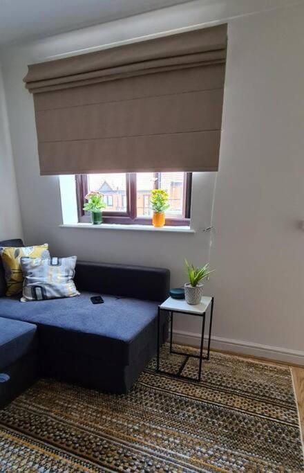 Lovely 2 Bedroom Flat With Free Parking New Southgate Exteriör bild
