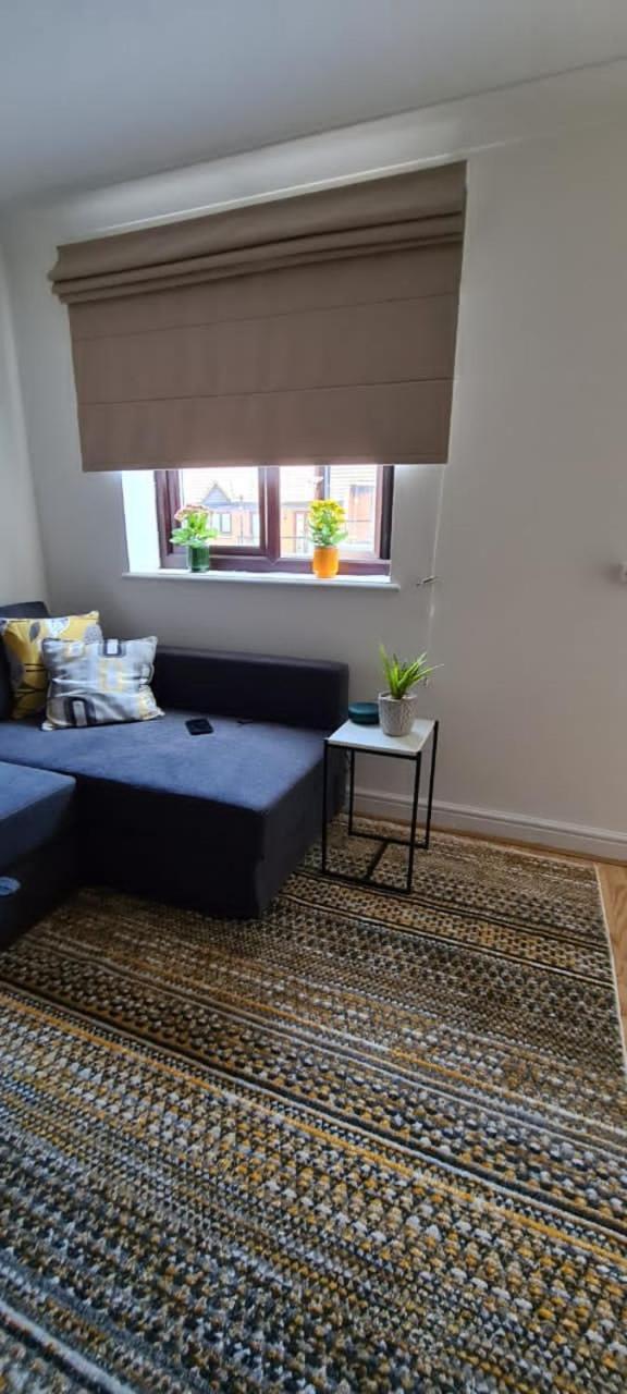 Lovely 2 Bedroom Flat With Free Parking New Southgate Exteriör bild